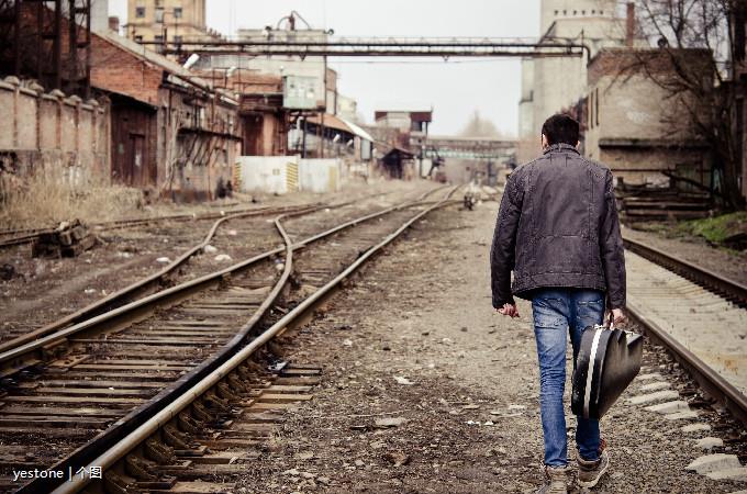 身后空无一人我怎敢轻易倒下67